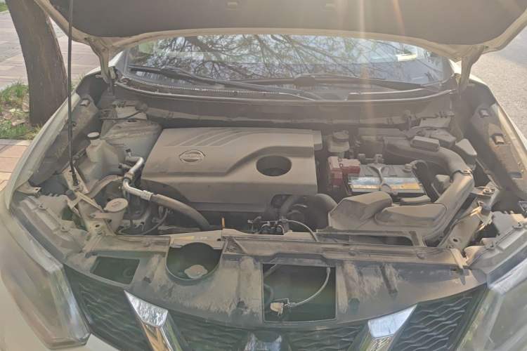 Used Nissan X-Trail 2014 2.0L CVT Comfort Edition 2WD Engine Bay