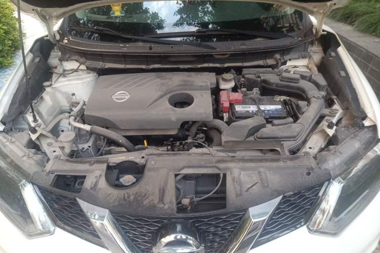 Used Nissan X-Trail 2014 2.0L CVT Comfort Edition 2WD Engine Bay