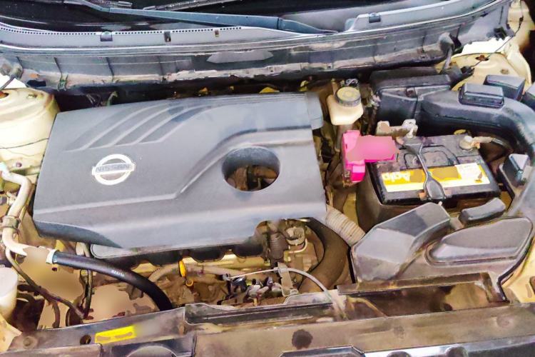 Used Nissan X-Trail 2014 2.0L CVT Fashion Edition 2WD Engine Bay