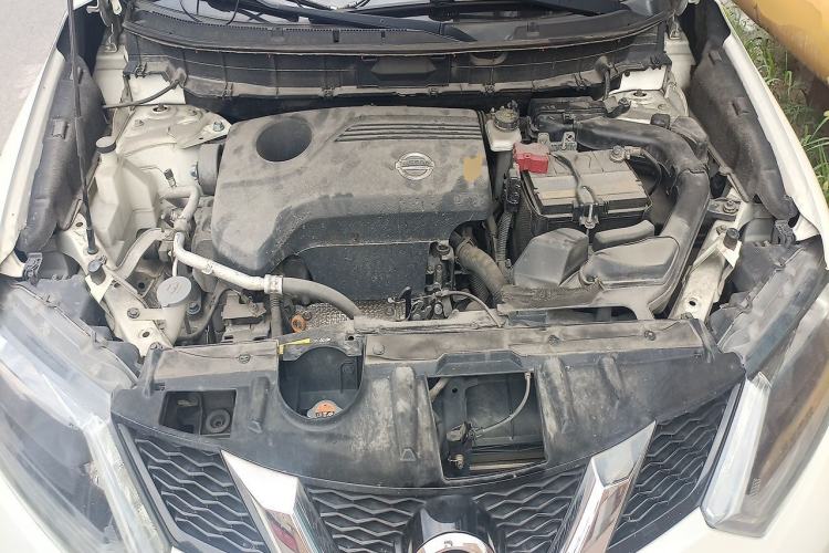 Used Nissan X-Trail 2014 2.5L CVT Luxury Edition 4WD Engine Bay