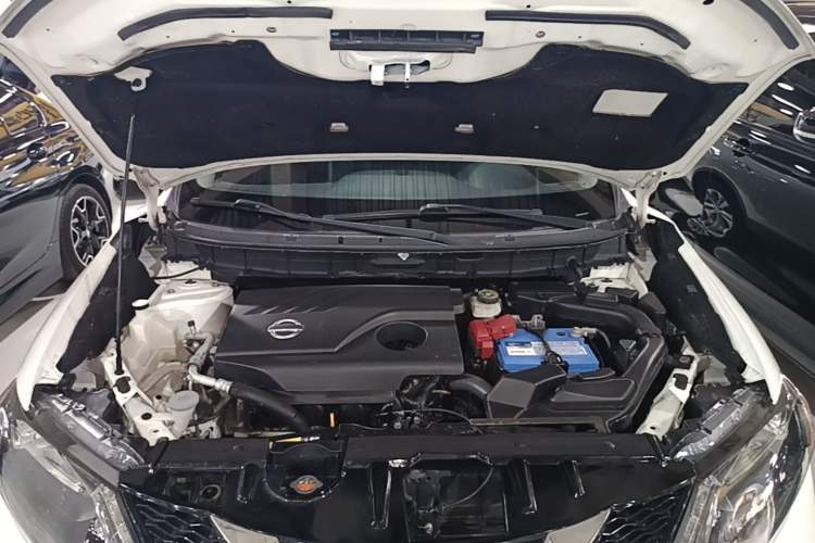Used Nissan X-Trail 2014 2.0L CVT Comfort Edition 2WD Engine Bay
