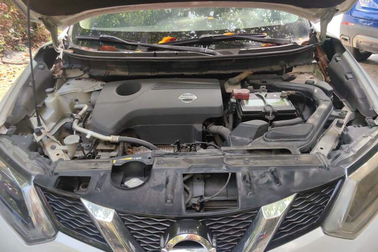 Used Nissan X-Trail 2014 2.5L CVT Luxury Edition 4WD Engine Bay