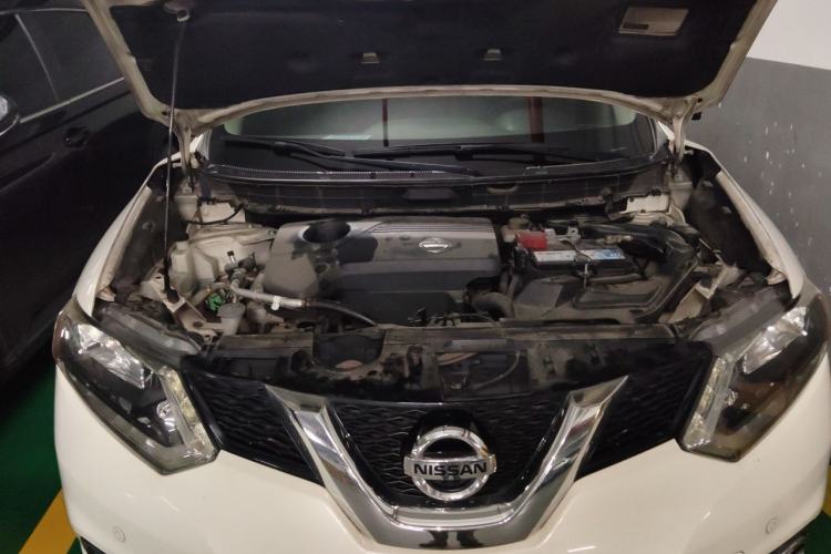 Used Nissan X-Trail 2014 2.5L CVT Luxury Edition 4WD Engine Bay