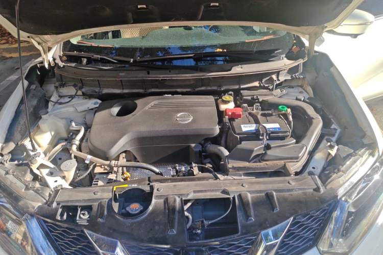 Used Nissan X-Trail 2014 2.5L CVT Leading Edition 4WD Engine Bay