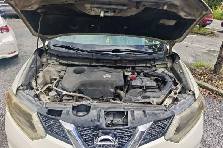 Used Nissan X-Trail 2014 2.5L CVT Luxury Edition 4WD Engine Bay
