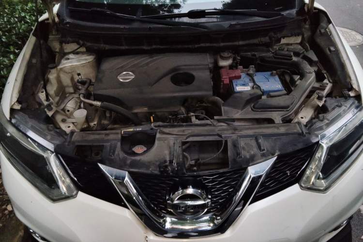 Used Nissan X-Trail 2014 2.0L CVT Comfort Edition 2WD Engine Bay