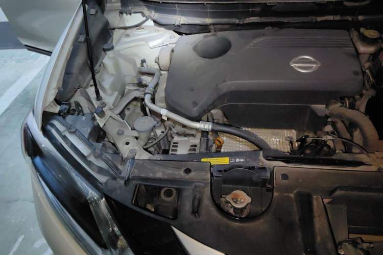 Used Nissan X-Trail 2014 2.5L CVT Luxury Edition 4WD Engine Bay Right