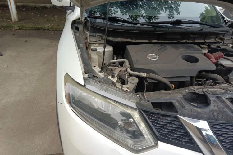 Used Nissan X-Trail 2014 2.0L CVT Comfort Edition 2WD Engine Bay Right