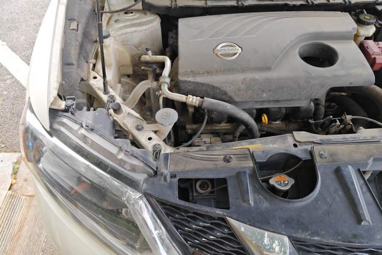 Used Nissan X-Trail 2014 2.0L CVT Comfort Edition 2WD Engine Bay Right
