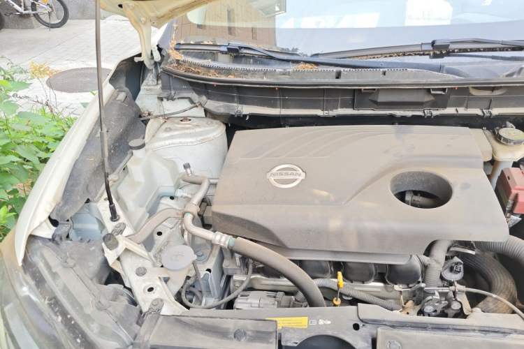 Used Nissan X-Trail 2014 2.0L CVT Comfort Edition 2WD Engine Bay Right