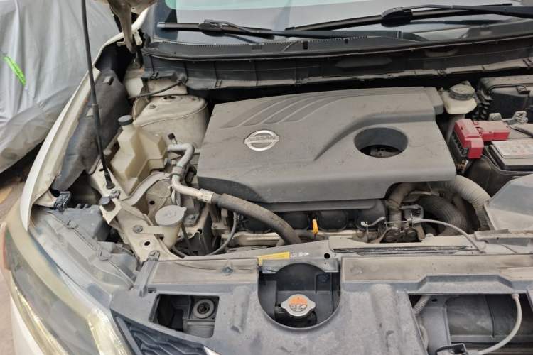 Used Nissan X-Trail 2014 2.0L CVT Comfort Edition 2WD Engine Bay Right