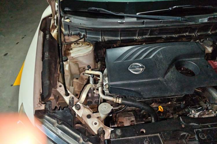Used Nissan X-Trail 2014 2.0L CVT Comfort Edition 2WD Engine Bay Right
