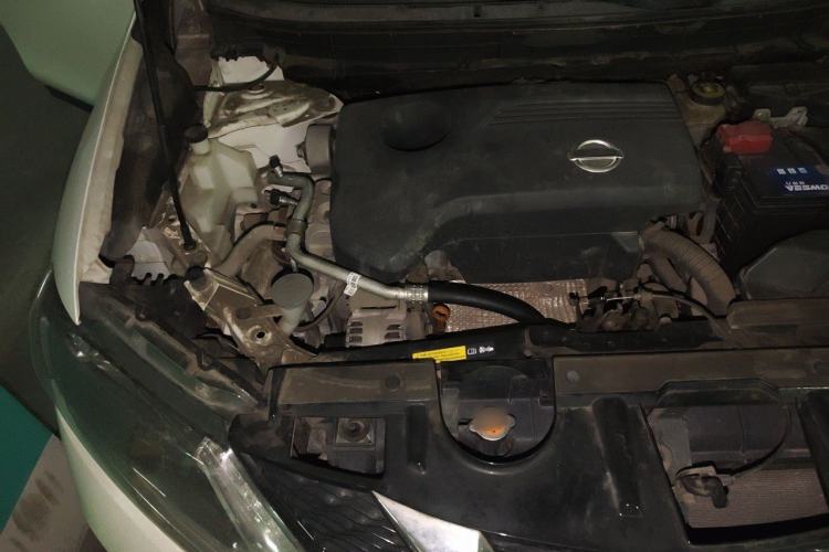 Used Nissan X-Trail 2014 2.5L CVT Leading Edition 4WD Engine Bay Right