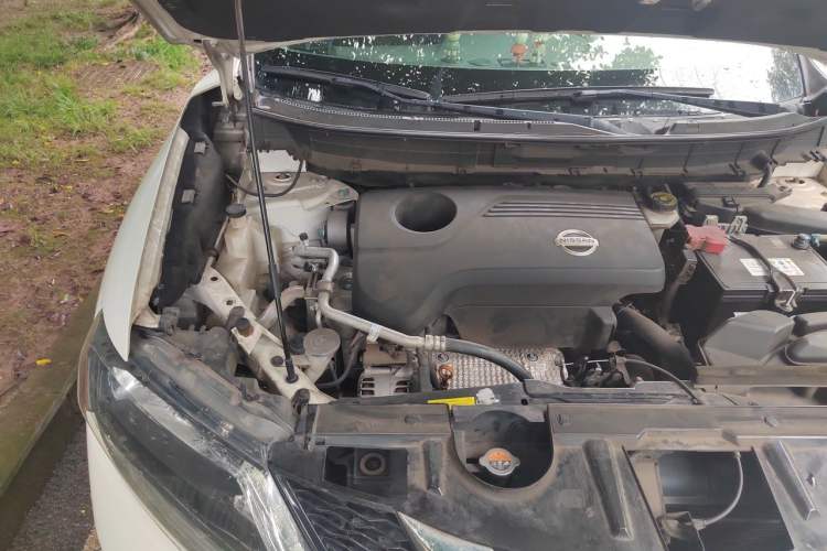Used Nissan X-Trail 2014 2.5L CVT Luxury Edition 4WD Engine Bay Right