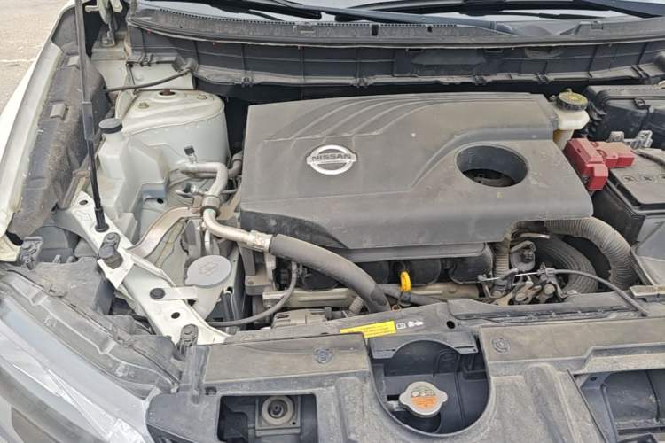 Used Nissan X-Trail 2014 2.0L CVT Comfort Edition 2WD Engine Bay Right