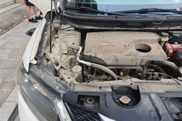 Used Nissan X-Trail 2014 2.0L CVT Comfort Edition 2WD Engine Bay Right