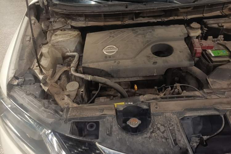 Used Nissan X-Trail 2014 2.0L CVT Comfort Edition 2WD Engine Bay Right