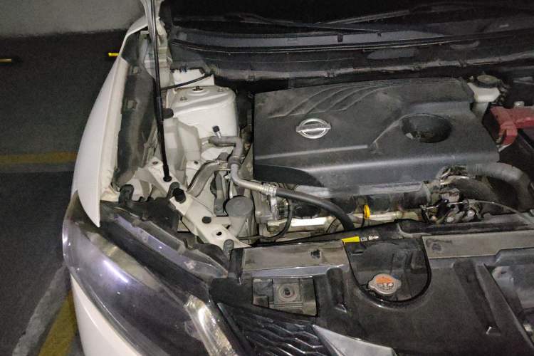Used Nissan X-Trail 2014 2.0L CVT Smart Edition 2WD Engine Bay Right