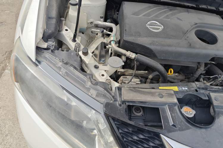 Used Nissan X-Trail 2014 2.0L CVT Comfort Edition 2WD Engine Bay Right
