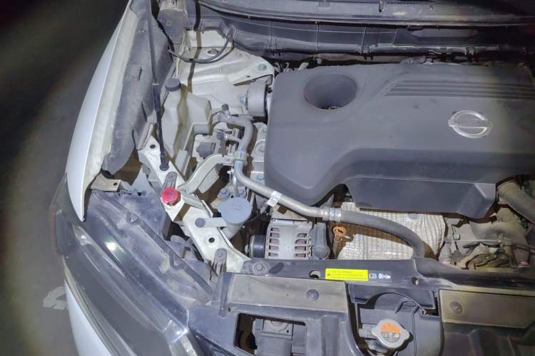 Used Nissan X-Trail 2014 2.5L CVT Luxury Edition 4WD Engine Bay Right
