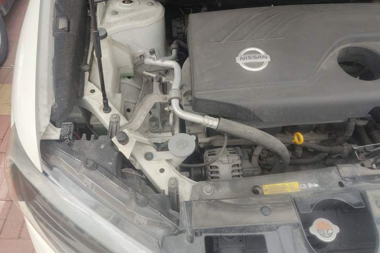 Used Nissan X-Trail 2014 2.0L CVT Comfort Edition 2WD Engine Bay Right