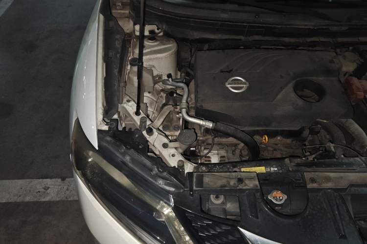 Used Nissan X-Trail 2014 2.0L CVT Comfort Edition 2WD Engine Bay Right