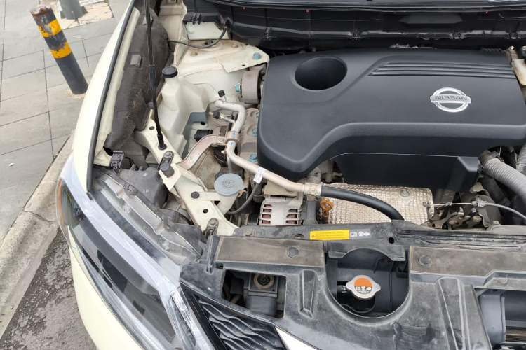 Used Nissan X-Trail 2014 2.5L CVT Luxury Edition 4WD Engine Bay Right
