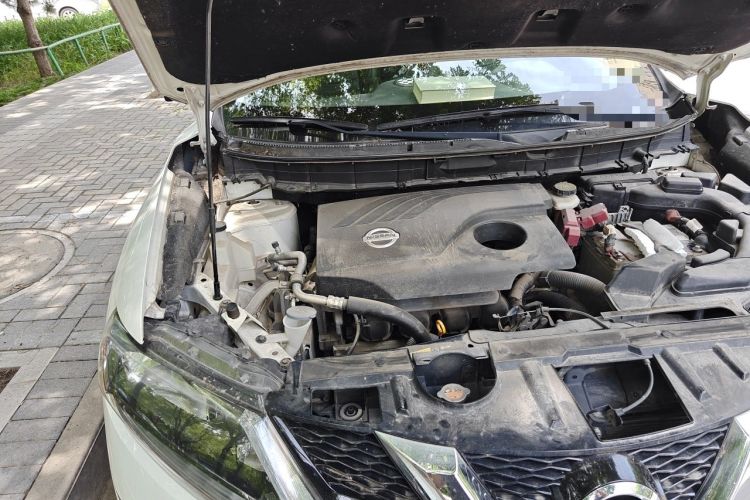 Used Nissan X-Trail 2014 2.0L CVT Comfort Edition 2WD Engine Bay Right