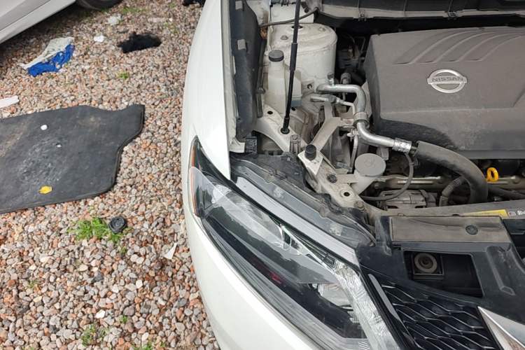 Used Nissan X-Trail 2014 2.0L CVT Comfort Edition 2WD Engine Bay Right