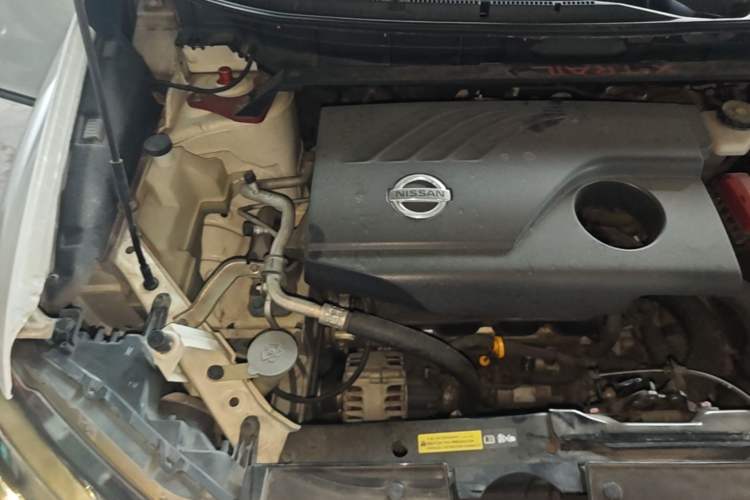 Used Nissan X-Trail 2014 2.0L CVT Comfort Edition 2WD Engine Bay Right
