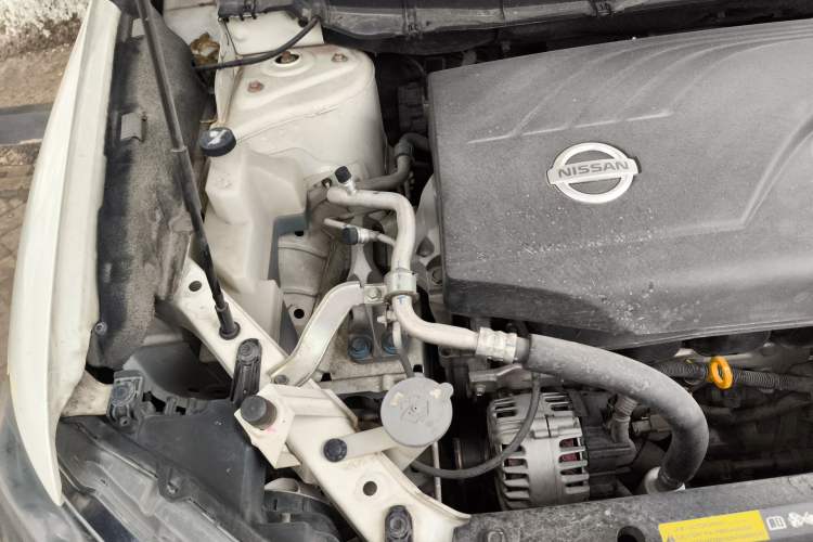 Used Nissan X-Trail 2014 2.0L CVT Comfort Edition 2WD Engine Bay Right