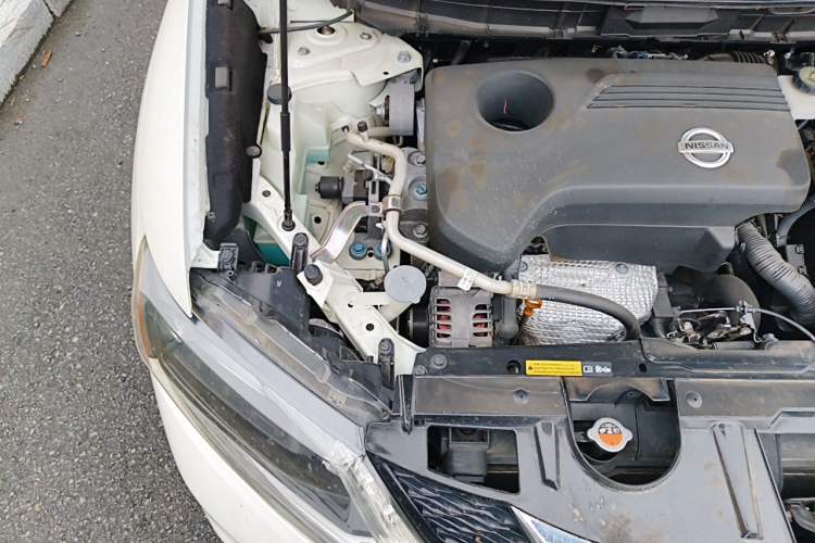 Used Nissan X-Trail 2014 2.5L CVT Leading Edition 4WD Engine Bay Right