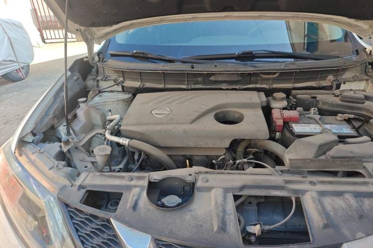 Used Nissan X-Trail 2014 2.0L CVT Comfort Edition 2WD Engine Bay Right