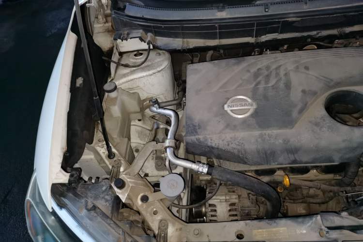 Used Nissan X-Trail 2014 2.0L CVT Comfort Edition 2WD Engine Bay Right