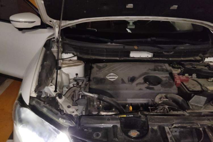 Used Nissan X-Trail 2014 2.0L CVT Comfort Edition 2WD Engine Bay Right
