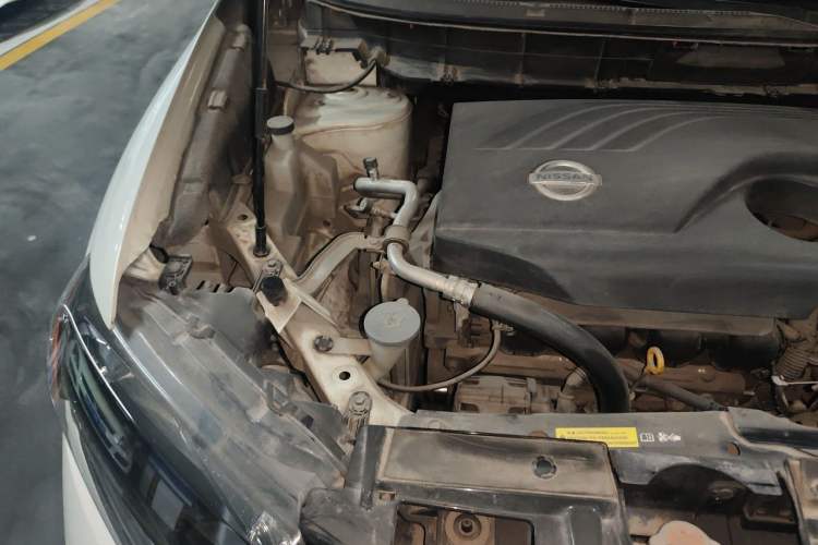 Used Nissan X-Trail 2014 2.0L CVT Comfort Edition 2WD Engine Bay Right