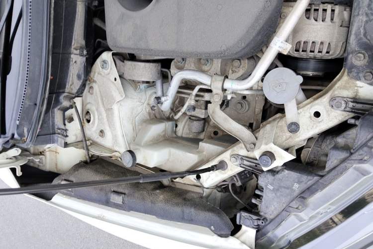 Used Nissan X-Trail 2014 2.5L CVT Luxury Edition 4WD Engine Bay Right
