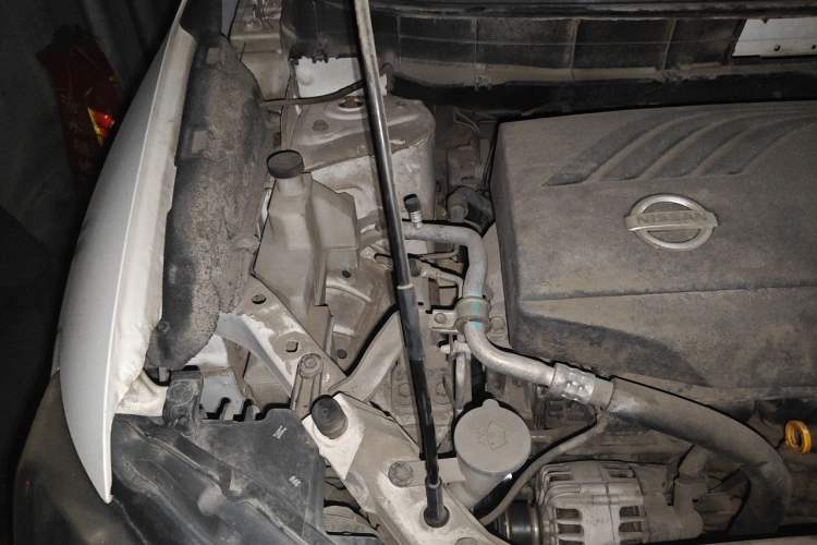 Used Nissan X-Trail 2014 2.0L CVT Comfort Edition 2WD Engine Bay Right