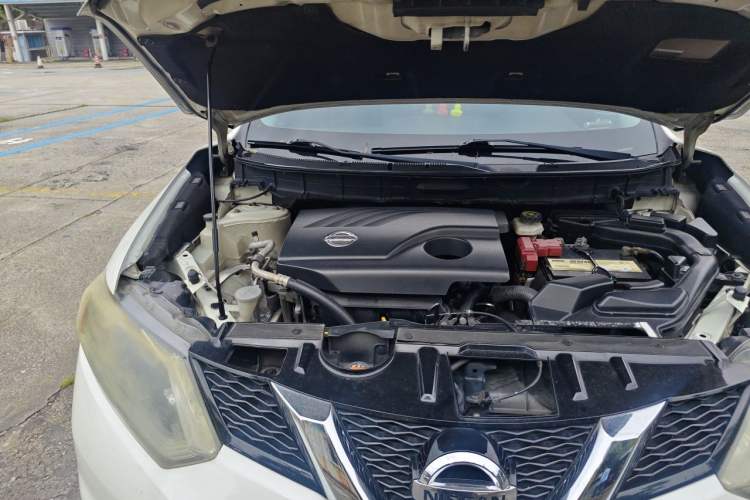 Used Nissan X-Trail 2014 2.0L CVT Comfort Edition 2WD Engine Bay Right