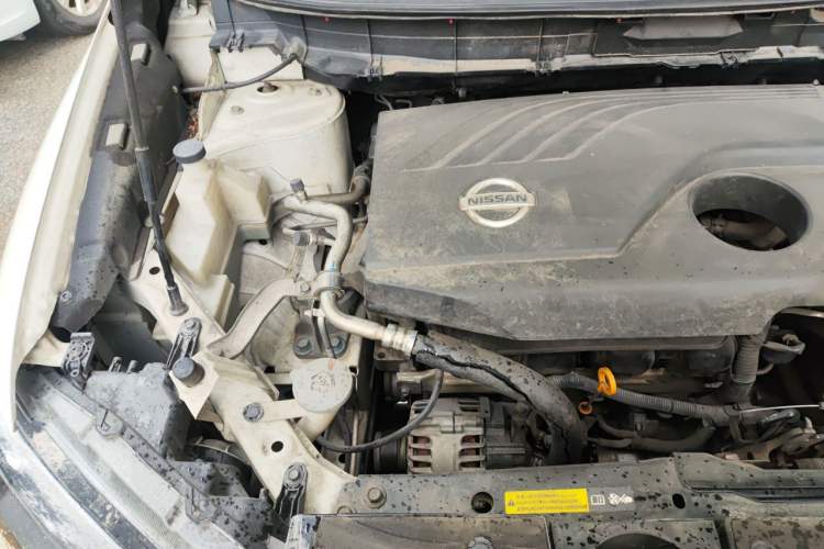 Used Nissan X-Trail 2014 2.0L CVT Comfort Edition 2WD Engine Bay Right