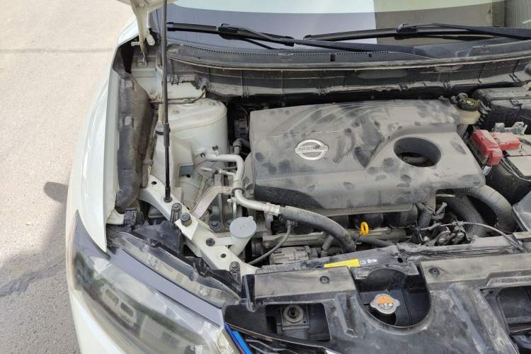 Used Nissan X-Trail 2014 2.0L CVT Comfort Edition 2WD Engine Bay Right