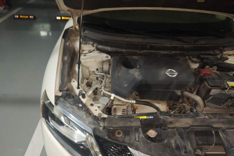 Used Nissan X-Trail 2014 2.5L CVT Ultimate Edition 4WD Engine Bay Right