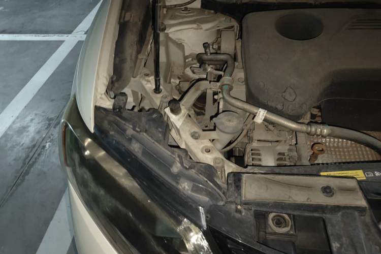 Used Nissan X-Trail 2014 2.5L CVT Luxury Edition 4WD Engine Bay Right