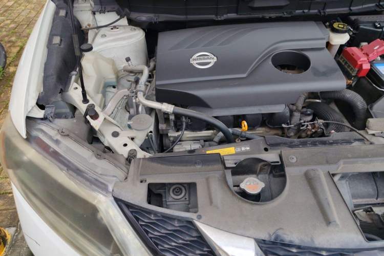 Used Nissan X-Trail 2014 2.0L CVT Comfort Edition 2WD Engine Bay Right