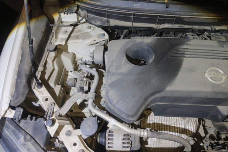Used Nissan X-Trail 2014 2.5L CVT Leading Edition 4WD Engine Bay Right