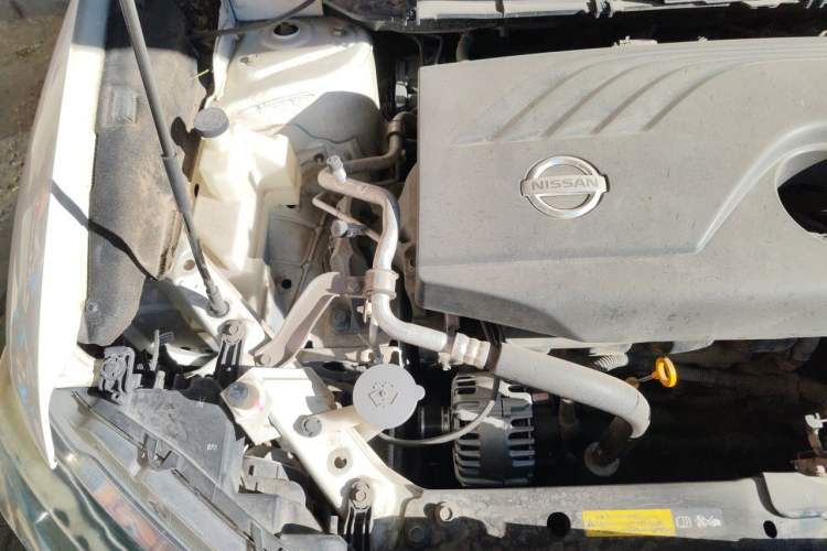 Used Nissan X-Trail 2014 2.0L CVT Comfort Edition 2WD Engine Bay Right