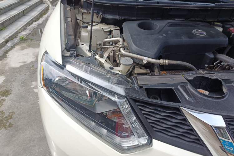 Used Nissan X-Trail 2014 2.5L CVT Luxury Edition 4WD Engine Bay Right