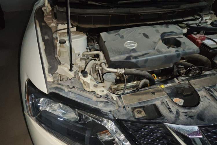 Used Nissan X-Trail 2014 2.0L CVT Comfort Edition 2WD Engine Bay Right