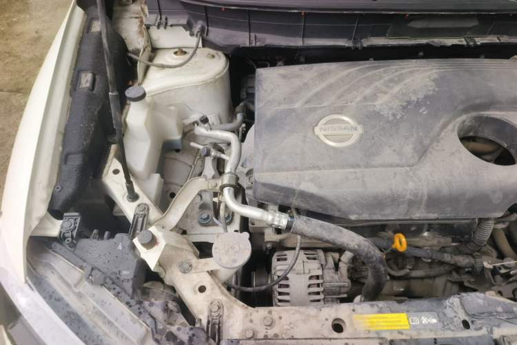 Used Nissan X-Trail 2014 2.0L CVT Comfort Edition 2WD Engine Bay Right