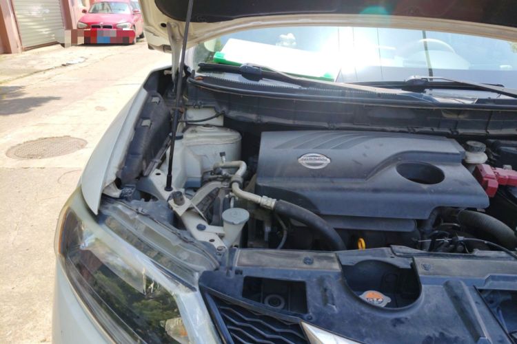 Used Nissan X-Trail 2014 2.0L CVT Comfort Edition 2WD Engine Bay Right
